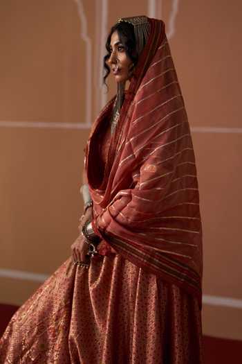 Buy Swatti Kapoor Peach Chanderi, Brocade Suhana Handwoven Dupatta Online at Aza Fashions Buy_Swatti Kapoor_Peach Chanderi, Brocade Suhana Handwoven Dupatta _Online_at_Aza_Fashions