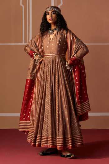 Swatti Kapoor Grey Chanderi, Brocade Garima Handwoven Dupatta Online at Aza Fashions Swatti Kapoor_Grey Chanderi, Brocade Garima Handwoven Dupatta _Online_at_Aza_Fashions