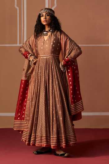 Swatti Kapoor_Grey Cotton, Chanderi, Brocade V-neck Mishti Handwoven Anarkali _Online_at_Aza_Fashions