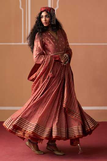 Buy_Swatti Kapoor_Peach Cotton, Chanderi, Brocade V-neck, Yes Krisha Handwoven Anarkali 