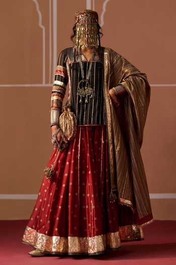 Swatti Kapoor Black Chanderi, Satin, Modal, Brocade V-neck Nazm Ajrakh Kurta Online at Aza Fashions Swatti Kapoor_Black Chanderi, Satin, Modal, Brocade V-neck Nazm Ajrakh Kurta _Online_at_Aza_Fashions