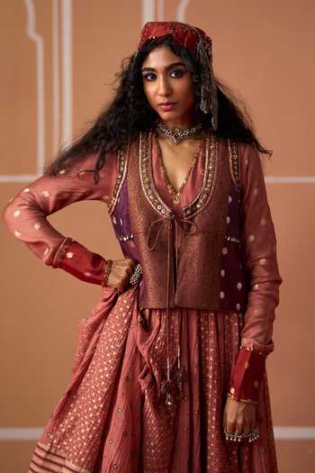 Buy Swatti Kapoor Peach Chanderi, Brocade, Cotton V-neck Krisha Anarkali Set With Iman Gilet Buy_Swatti Kapoor_Peach Chanderi, Brocade, Cotton V-neck Krisha Anarkali Set With Iman Gilet