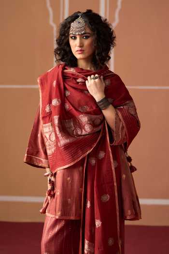 Swatti Kapoor Peach Silk, Cotton, Chanderi, Brocade Charu Short Flared Kurta Set Online at Aza Fashions Swatti Kapoor_Peach Silk, Cotton, Chanderi, Brocade Charu Short Flared Kurta Set _Online_at_Aza_Fashions