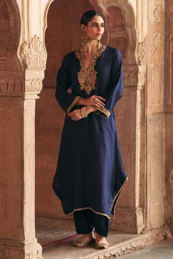 Shop Sheetal Batra Blue Silk Split V-neck, Yes Amaya Long Kurta With Salwar Online at Aza Fashions Shop_Sheetal Batra_Blue Silk Split V-neck, Yes Amaya Long Kurta With Salwar _Online_at_Aza_Fashions