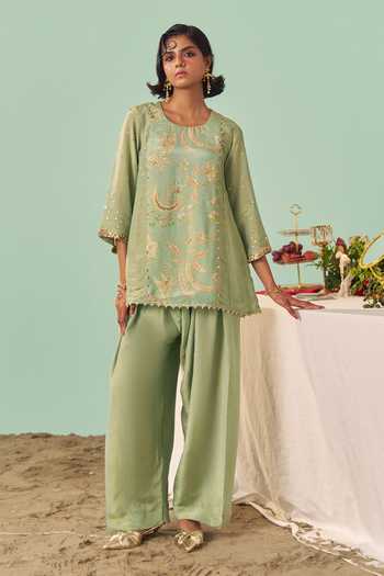 Shop_Chrkha_Green Silk, Tissue Round Neck, Yes Chintz Printed Kurta Set _Online_at_Aza_Fashions