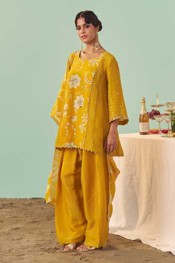 Shop Chrkha Yellow Tissue Round Neck Printed Kurta Set Online at Aza Fashions Shop_Chrkha_Yellow Tissue Round Neck Printed Kurta Set _Online_at_Aza_Fashions