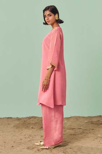 Chrkha_Pink Silk, Tissue Keyhole Neck, Yes Embroidered Kurta Set _Online_at_Aza_Fashions