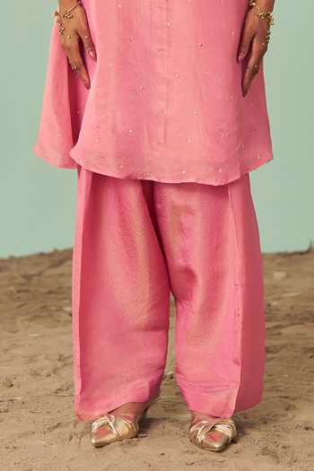 Buy_Chrkha_Pink Silk, Tissue Keyhole Neck, Yes Embroidered Kurta Set _Online_at_Aza_Fashions