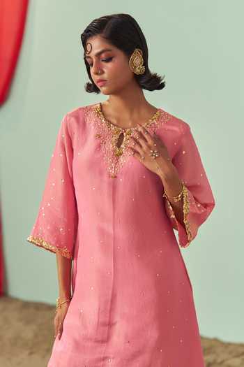 Shop_Chrkha_Pink Silk, Tissue Keyhole Neck, Yes Embroidered Kurta Set 