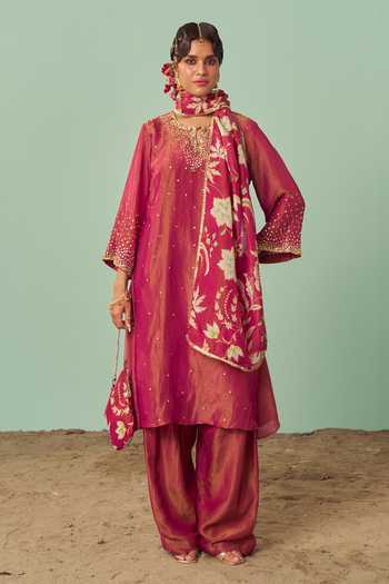Buy_Chrkha_Burgundy Silk, Tissue Keyhole Neck Embroidered Kurta Set 