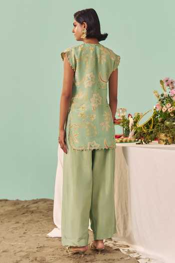 Chrkha Embroidered Kurta & Pant Set