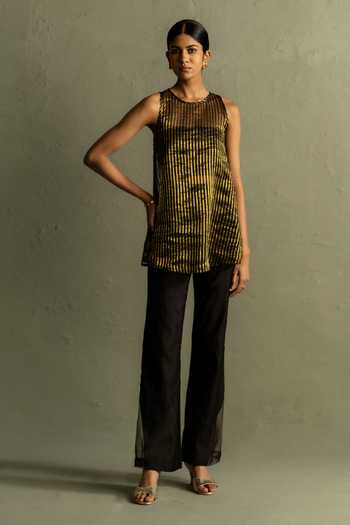 Charkhee Stripe Woven Kurta & Pant Set 