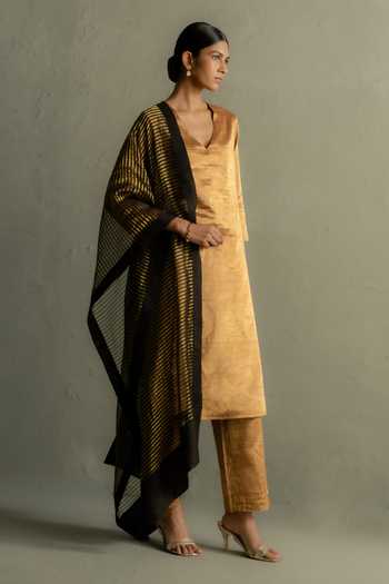 Shop_Charkhee_Gold Tissue, Chanderi V-neck Kurta Set _Online_at_Aza_Fashions