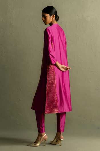 Charkhee Striped Woven Kurta Set 