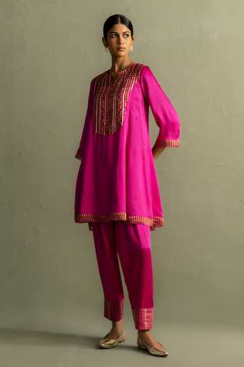 Buy_Charkhee_Pink Satin, Modal, Tissue, Organza Split V-neck Patchwork Kurta Set _Online_at_Aza_Fashions