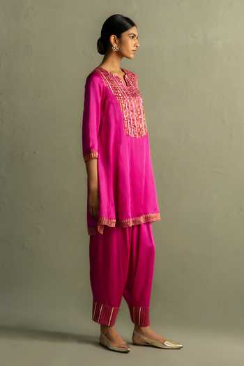 Shop_Charkhee_Pink Satin, Modal, Tissue, Organza Split V-neck Patchwork Kurta Set _Online_at_Aza_Fashions