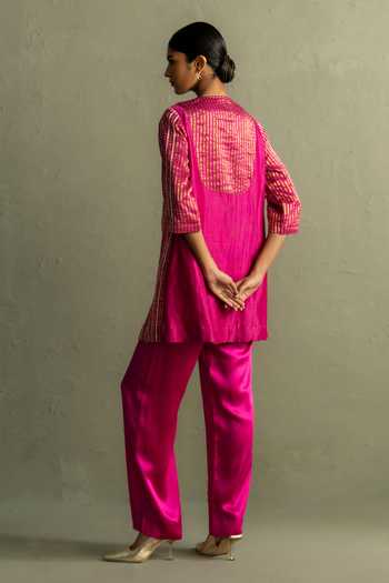 Charkhee Stripe Woven Kurta Set 