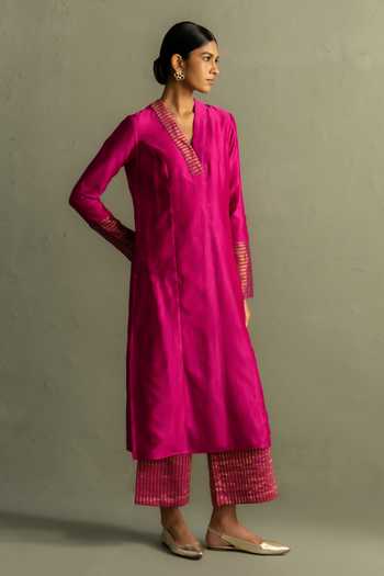 Shop Charkhee Pink Chanderi, Tissue, Cotton, Organza V-neck Ojas Fuschia Kurta Pant Set Online at Aza Fashions Shop_Charkhee_Pink Chanderi, Tissue, Cotton, Organza V-neck Ojas Fuschia Kurta Pant Set _Online_at_Aza_Fashions