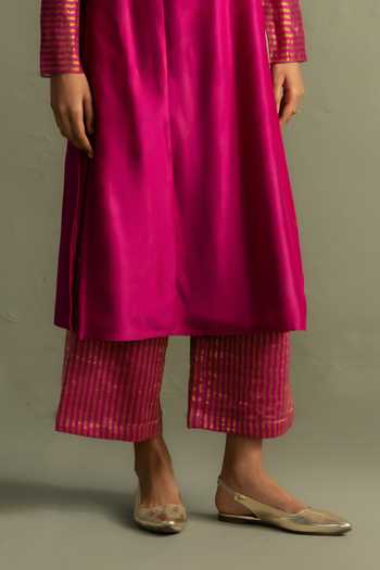 Charkhee Pink Chanderi, Tissue, Cotton, Organza V-neck Ojas Fuschia Kurta Pant Set at Aza Fashions Charkhee_Pink Chanderi, Tissue, Cotton, Organza V-neck Ojas Fuschia Kurta Pant Set _at_Aza_Fashions