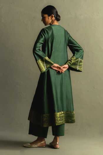 Charkhee Embroidered Kurta Set 