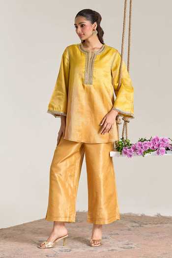 Nero India Embroidered Kurta & Pant Set 