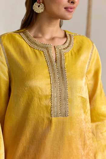 Nero India Yellow Tissue, Kota Doria Round Neck Embroidered Kurta And Pant Set at Aza Fashions Nero India_Yellow Tissue, Kota Doria Round Neck Embroidered Kurta And Pant Set _at_Aza_Fashions