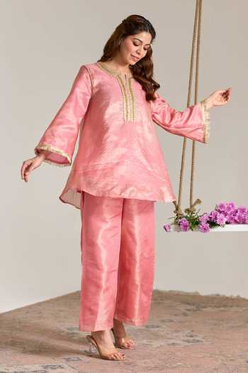 Shop Nero India Pink Tissue, Kota Doria Round Neck, Yes Placement Embroidered Kurta And Pant Set Online at Aza Fashions Shop_Nero India_Pink Tissue, Kota Doria Round Neck, Yes Placement Embroidered Kurta And Pant Set _Online_at_Aza_Fashions
