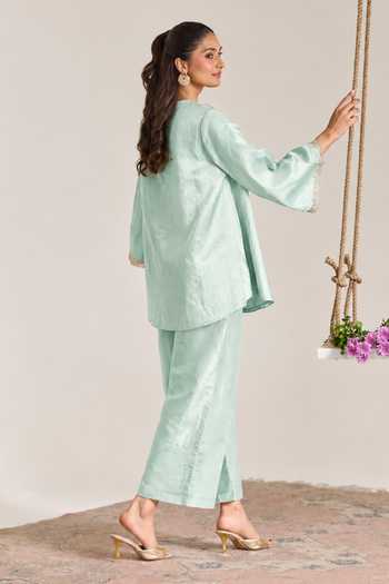 Nero India Neckline Embroidered Kurta & Pant Set 