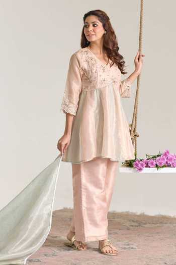 Nero India Green Tissue, Kota Doria V-neck, Yes Yoke Embroidered Kurta With Pant Online at Aza Fashions Nero India_Green Tissue, Kota Doria V-neck, Yes Yoke Embroidered Kurta With Pant _Online_at_Aza_Fashions