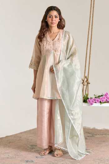 Shop Nero India Green Tissue, Kota Doria V-neck, Yes Yoke Embroidered Kurta With Pant Online at Aza Fashions Shop_Nero India_Green Tissue, Kota Doria V-neck, Yes Yoke Embroidered Kurta With Pant _Online_at_Aza_Fashions