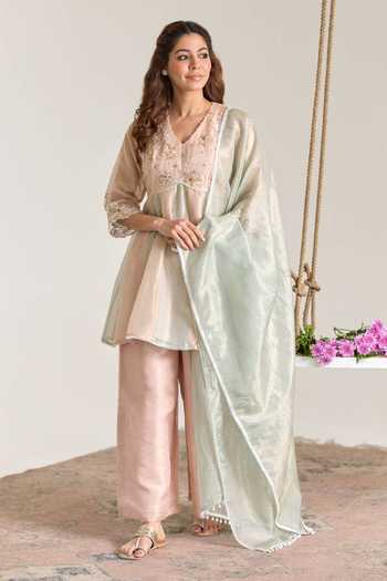 Nero India Green Tissue, Kota Doria V-neck, Yes Yoke Embroidered Kurta With Pant at Aza Fashions Nero India_Green Tissue, Kota Doria V-neck, Yes Yoke Embroidered Kurta With Pant _at_Aza_Fashions