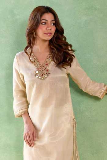 Nero India Gold Chanderi V-neck, Yes Hand Embroidered Kurta And Pant Set at Aza Fashions Nero India_Gold Chanderi V-neck, Yes Hand Embroidered Kurta And Pant Set _at_Aza_Fashions