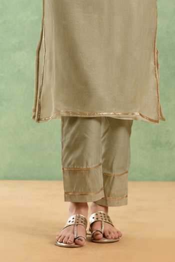 Nero India Green Chanderi V-neck, Yes Hand Embroidered Kurta And Pant Set Online at Aza Fashions Nero India_Green Chanderi V-neck, Yes Hand Embroidered Kurta And Pant Set _Online_at_Aza_Fashions
