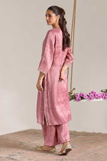 Nero India Neckline Embroidered Kurta & Pant Set 
