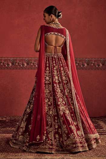 Ridhi Mehra Embroidered Lehenga Blouse & Dupatta Set with Drape