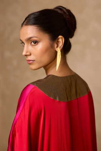 Vasstram Pink Satin, Tissue, Modal Round Neck Haar Dual Tone Kaftan at Aza Fashions Vasstram_Pink Satin, Tissue, Modal Round Neck Haar Dual Tone Kaftan _at_Aza_Fashions