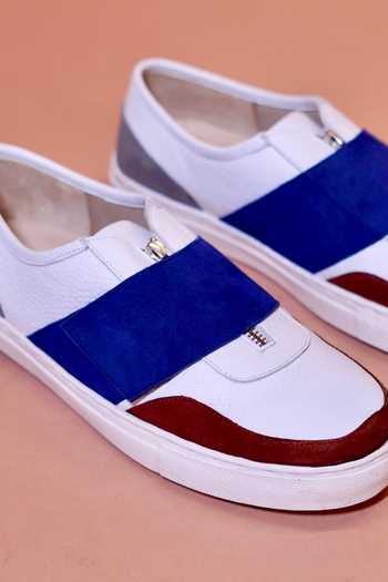 Dmodot White Scarpo Zippo Azzuro Leather Sneakers Online at Aza Fashions Dmodot_White Scarpo Zippo Azzuro Leather Sneakers _Online_at_Aza_Fashions