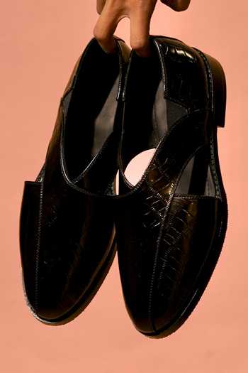Dmodot Black Pesha Croco Peshawaris Online at Aza Fashions Dmodot_Black Pesha Croco Peshawaris _Online_at_Aza_Fashions