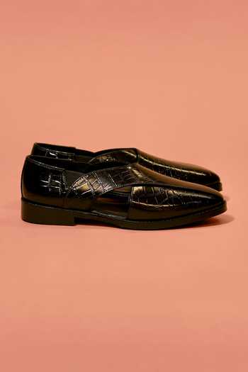 Buy Dmodot Black Pesha Croco Peshawaris Online at Aza Fashions Buy_Dmodot_Black Pesha Croco Peshawaris _Online_at_Aza_Fashions