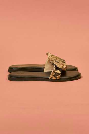 Dmodot Brown Pelle Pinone Flats Online at Aza Fashions Dmodot_Brown Pelle Pinone Flats _Online_at_Aza_Fashions