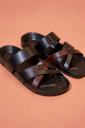 Buy Dmodot Black Corko Ombro Nero Flats Online at Aza Fashions Buy_Dmodot_Black Corko Ombro Nero Flats _Online_at_Aza_Fashions