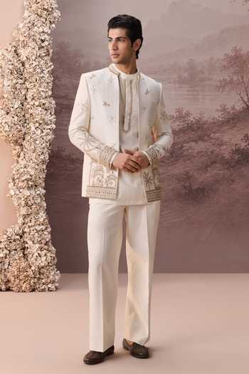 Contrast By Parth Aiza Embroidered Raw Silk Jacket & Kurta Set 