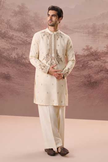 Contrast By Parth Ismat Embroidered Kurta Set 