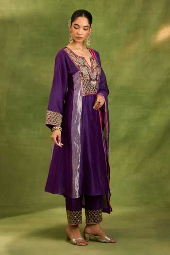 Shop Neha Khullar Purple Chanderi , Tissue, Organza V-neck Kurta Set Online at Aza Fashions Shop_Neha Khullar_Purple Chanderi , Tissue, Organza V-neck Kurta Set _Online_at_Aza_Fashions