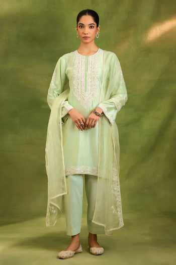 Neha Khullar Chanderi Silk Embroidered Kurta Set 