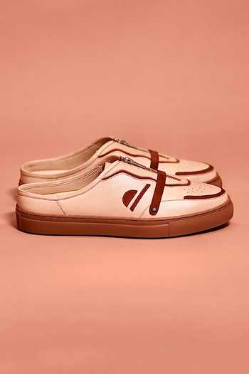 Buy Dmodot Cream Freddo Mocha Leather Sneakers Online at Aza Fashions Buy_Dmodot_Cream Freddo Mocha Leather Sneakers _Online_at_Aza_Fashions