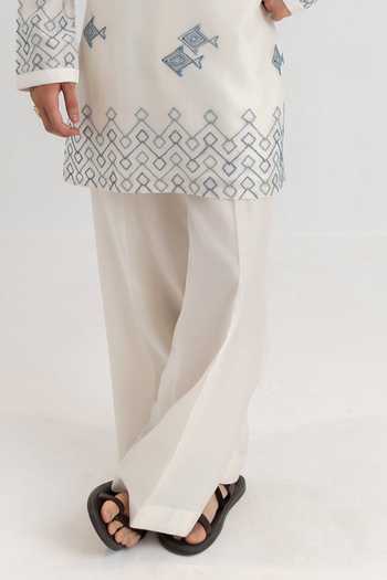 Wabi Sabi By Anshum-Ritesh_Ivory Chanderi Geo Ocean Hand Embroidered Kurta Set _Online_at_Aza_Fashions