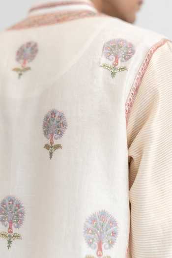 Wabi Sabi By Anshum-Ritesh_Ivory Chanderi Resham Embroidered Kurta Set _at_Aza_Fashions