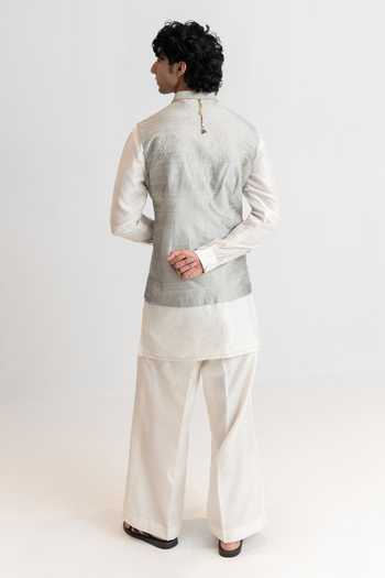 Wabi Sabi By Anshum-Ritesh Love Knot Hand Embroidered Bundi Set 