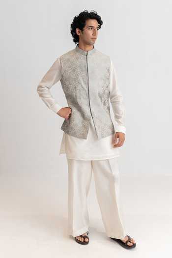 Wabi Sabi By Anshum-Ritesh Love Knot Hand Embroidered Bundi Set 